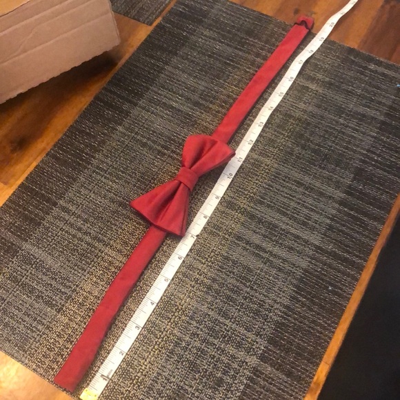 Van Heusen Other - Red bow tie